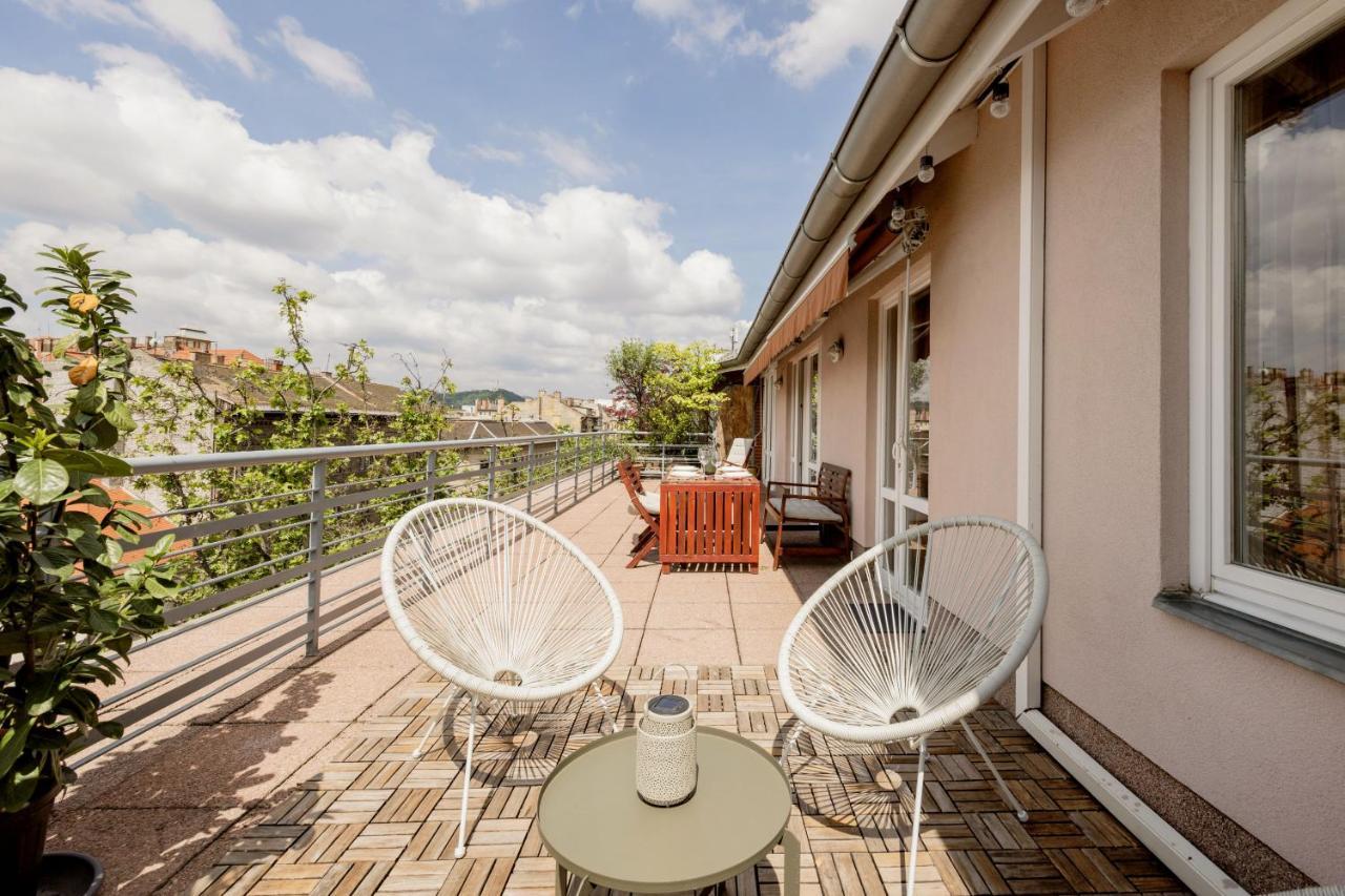 Bright And Spacious Penthouse W/ Terrace & Parking Budapest Esterno foto