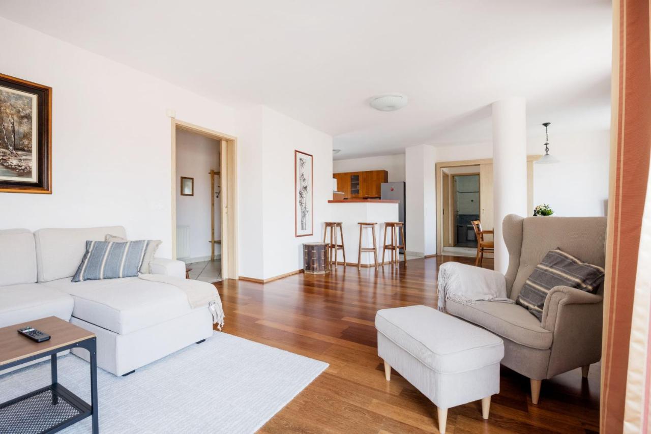Bright And Spacious Penthouse W/ Terrace & Parking Budapest Esterno foto