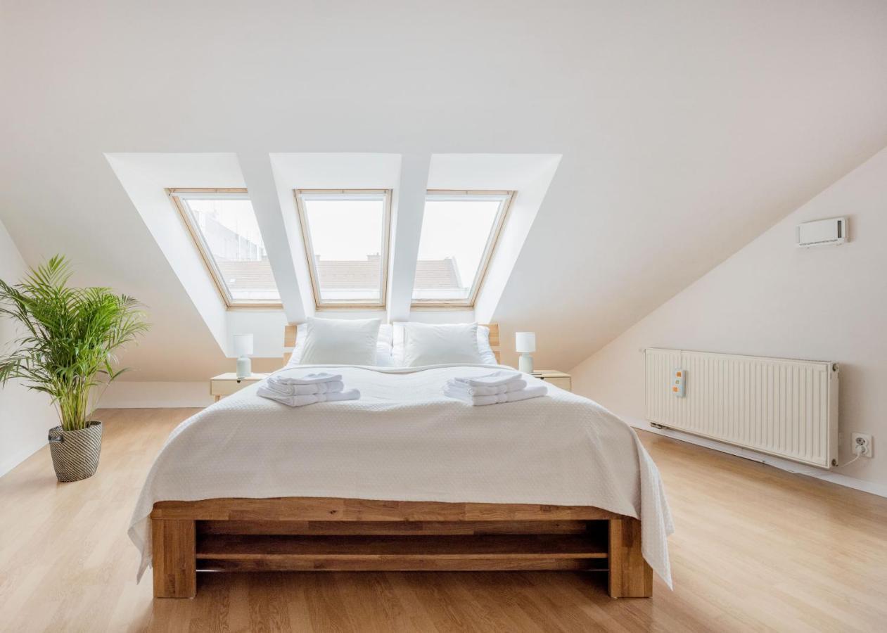 Bright And Spacious Penthouse W/ Terrace & Parking Budapest Esterno foto