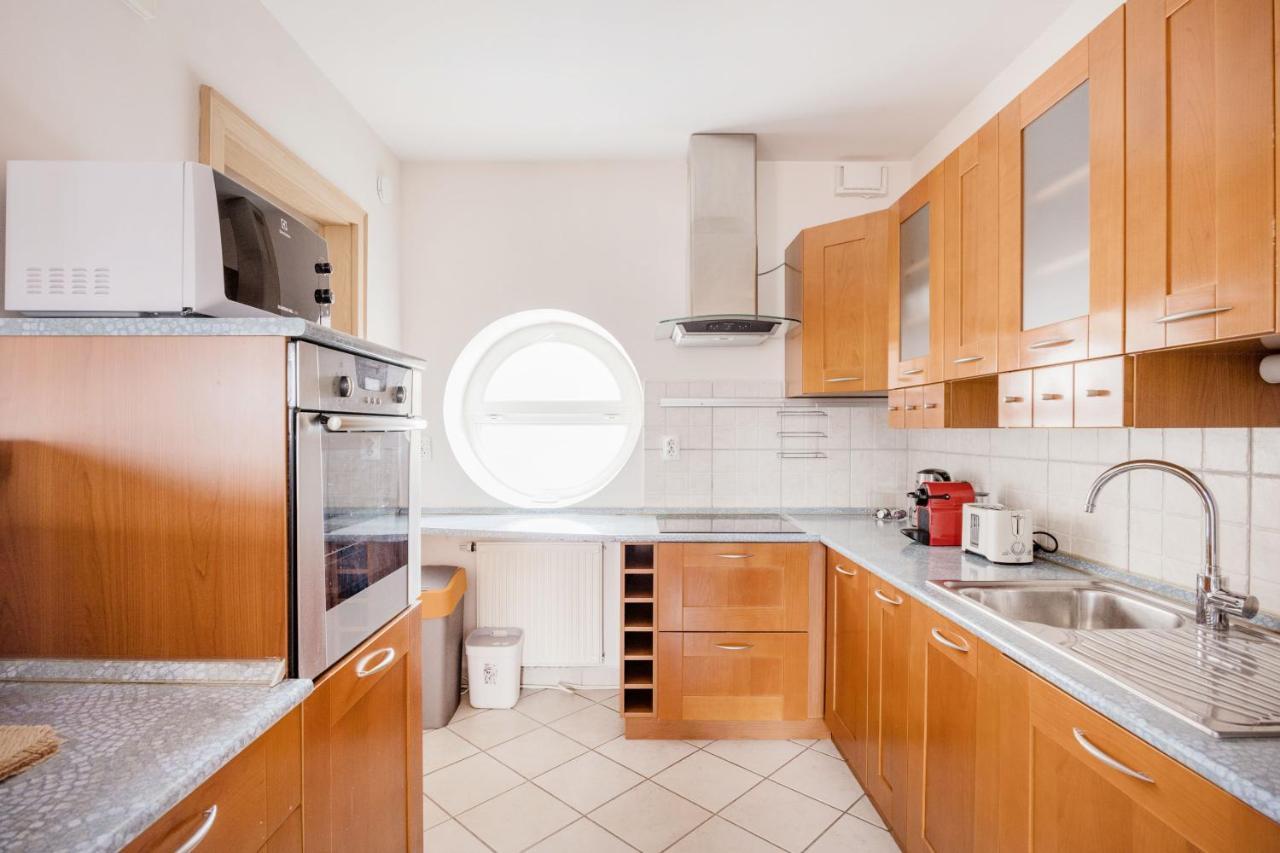 Bright And Spacious Penthouse W/ Terrace & Parking Budapest Esterno foto